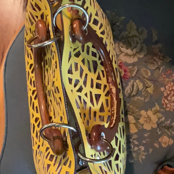 Yellow multifunctional handbag - Picture 2 of 4